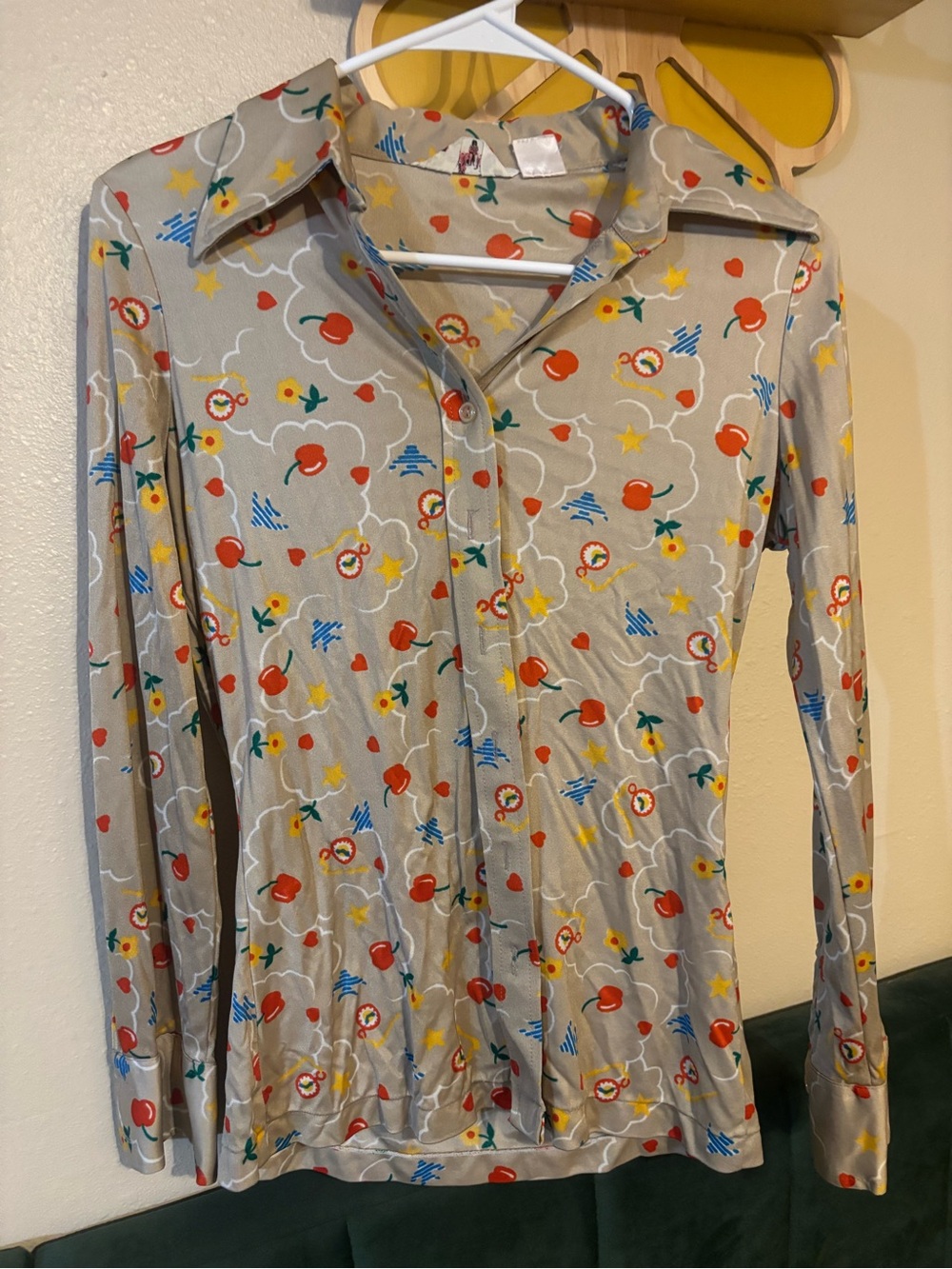 Casual Button-Down Shirt in Beige with Red & Yellow Print